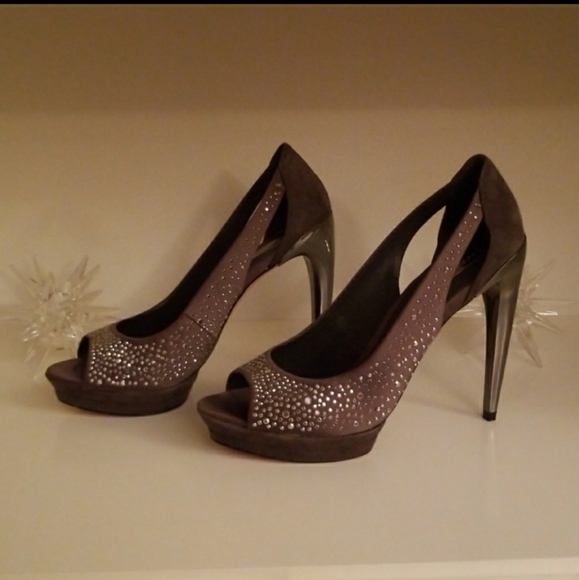 BCBGMAXAZRIA Gray Metallic Studded Dester Stilettos Heels - Picture 4 of 10